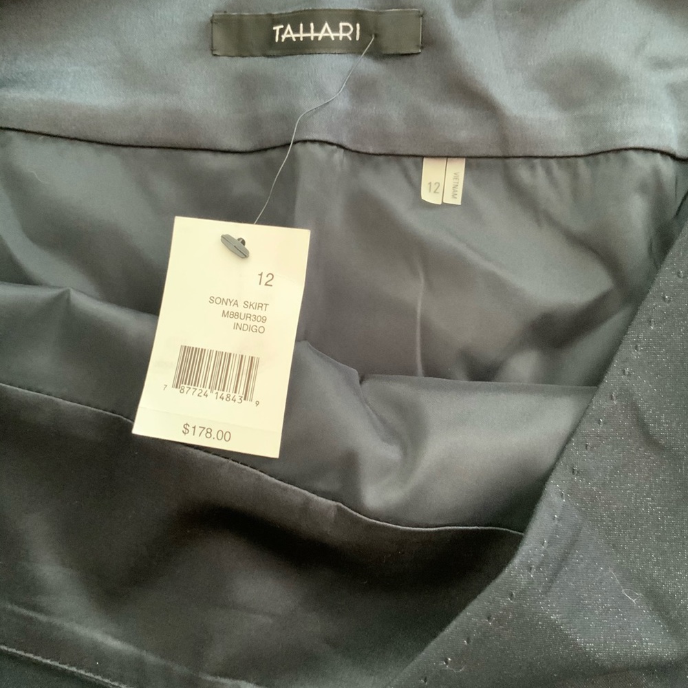 Tahari Women’s Skirt Size 12. Reg $178